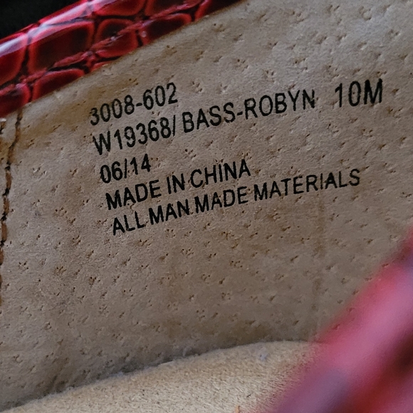 GH BASS & CO ROBYN RED EMBOSSED SLIP ON CLOGS - Picture 12 of 12